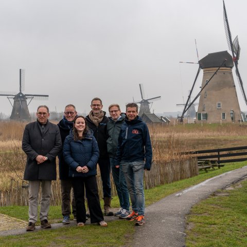 ondertekening_intentieverklaring_molensmooiste_x_werelderfgoed_kinderdijk_-_v.l.n.r._pjvs_ab_lh_pvd_jg_mv.jpg