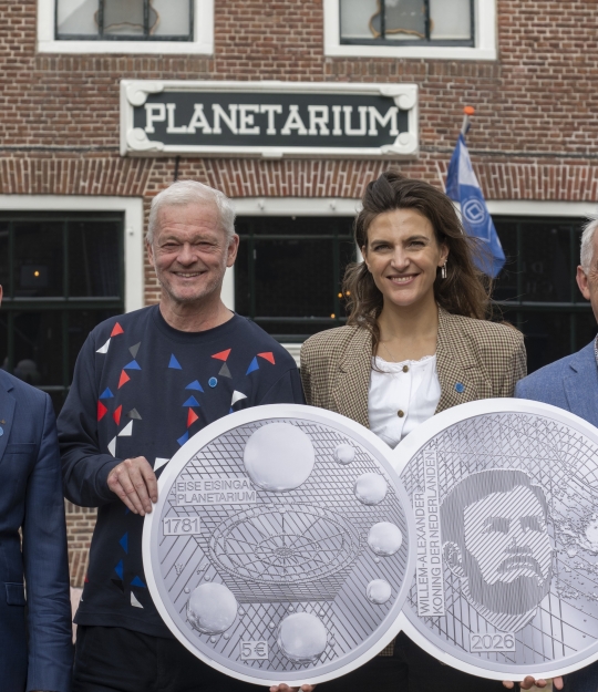 Onthulling van de Eise Eisinga Munt. 